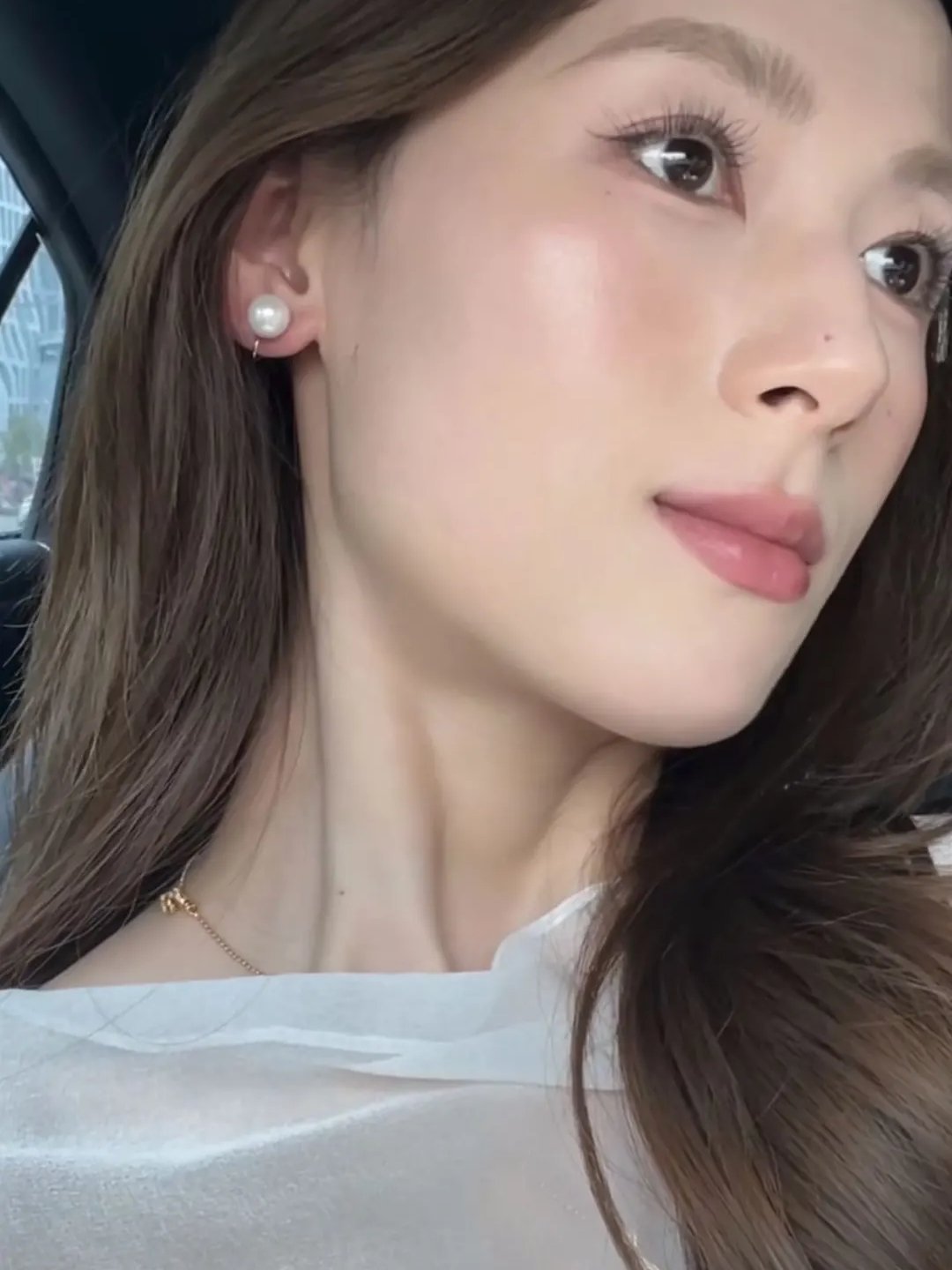 妆点美好，遇见更好的自己，化妆不是改变，是放大你原本就有的好看，清透底妆，精致眼