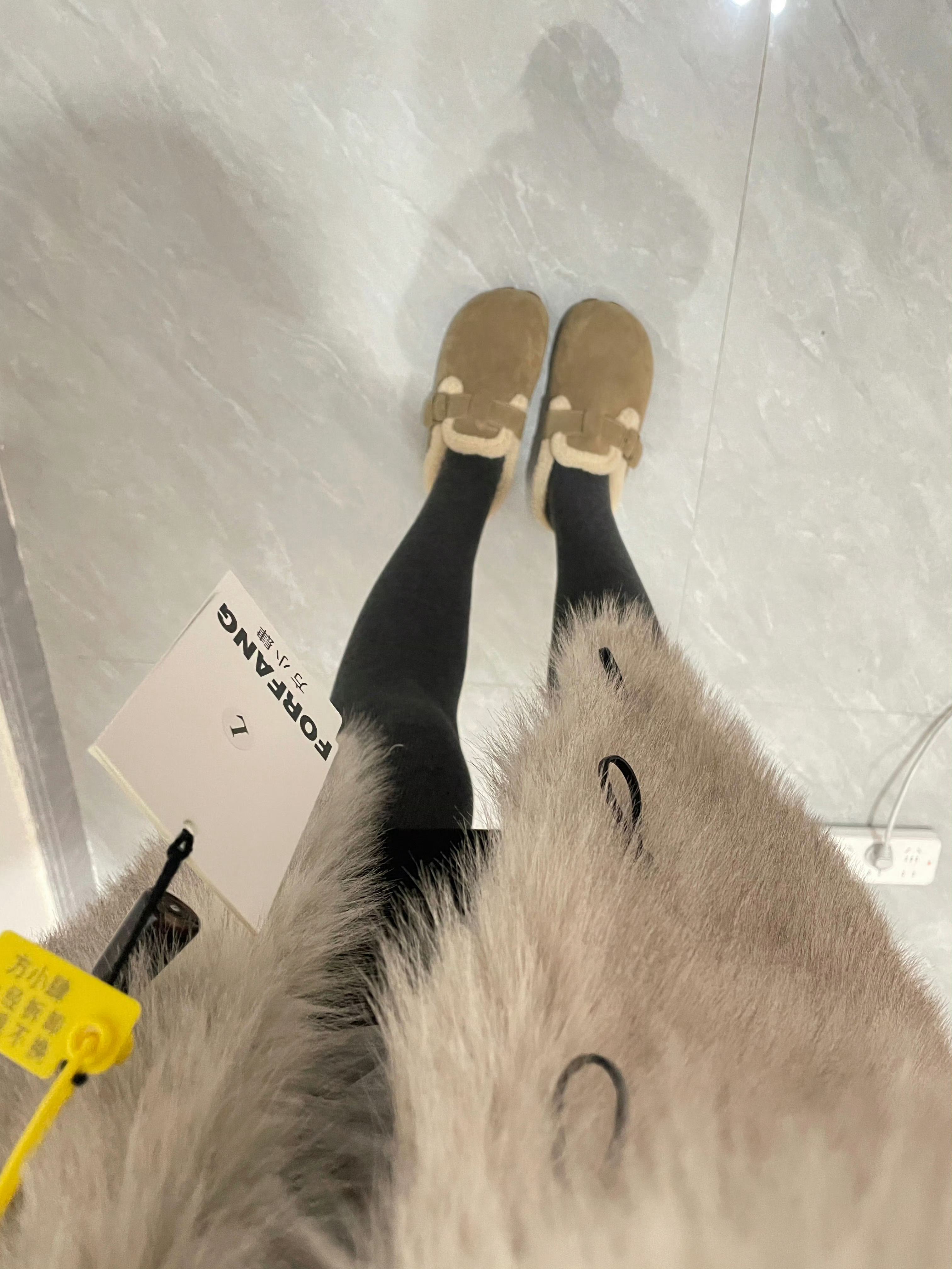 来楼下商业体实体店买件新衣服取悦一下自己！秋冬穿搭