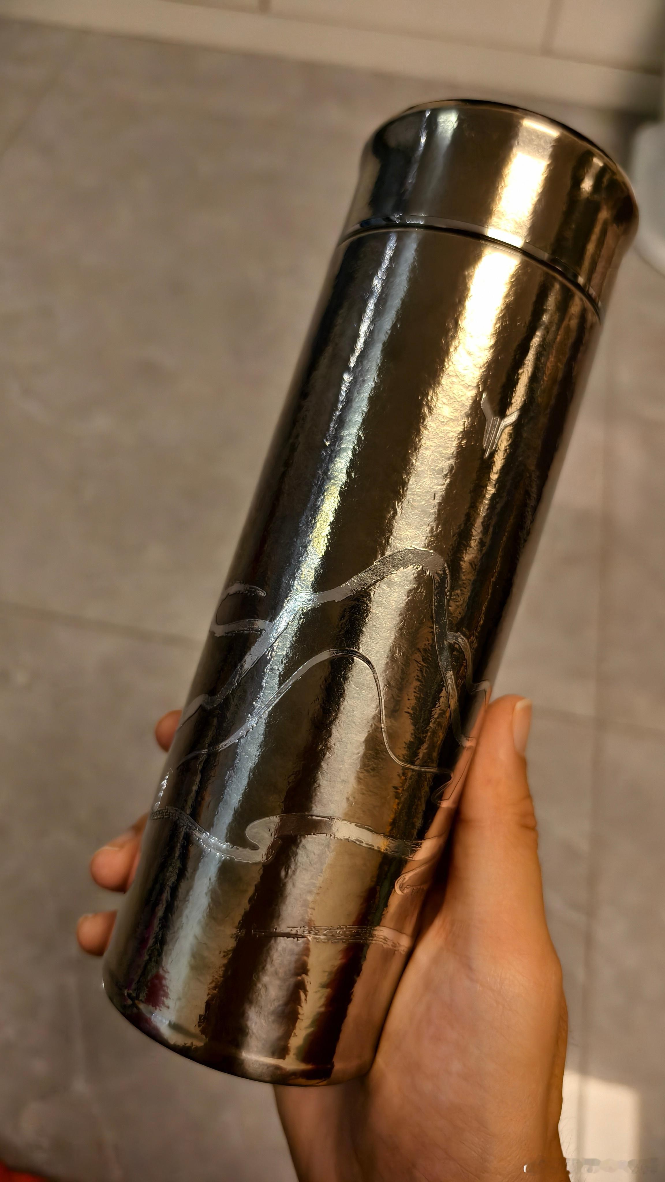 抽个岚图钛合金保温杯，关注➕点赞即可5天后开奖 ​  ​​​
