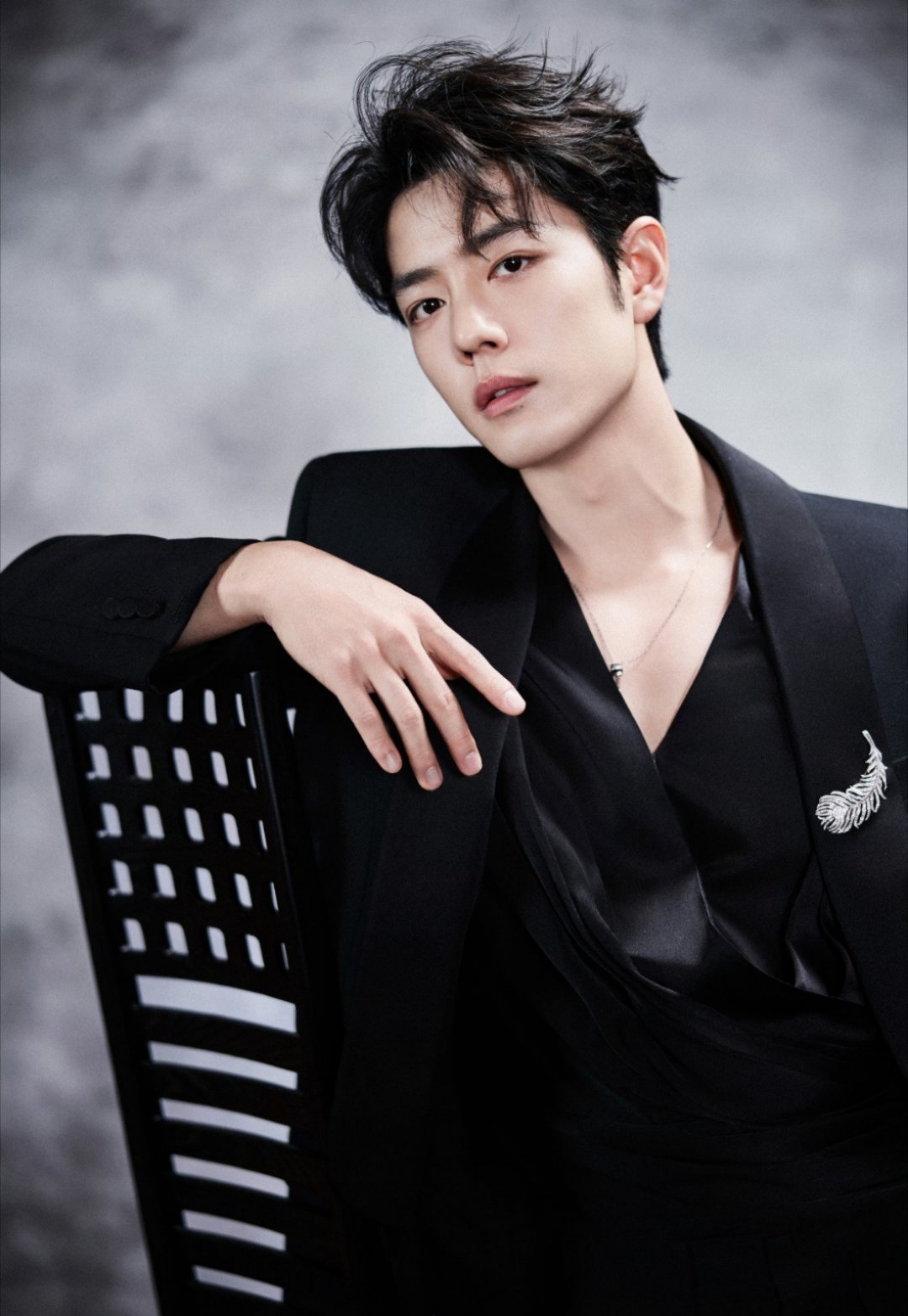 肖战每一步都踏着热爱向前过年好，肖战顺顺利利，健健康康！大年初一见