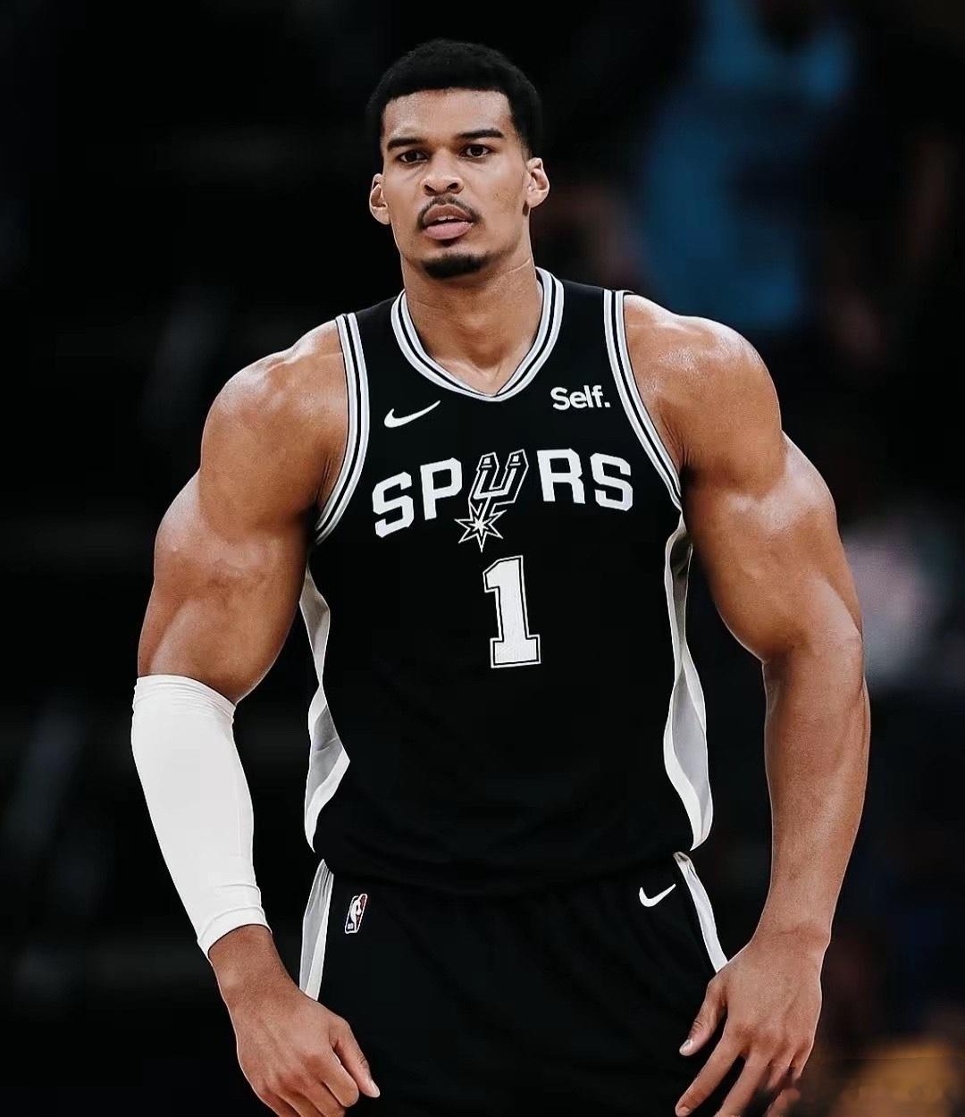 奥登说得没错！文班亚马若练出肌肉，就是会投篮的奥尼尔，NBA直接变天！今天，前状