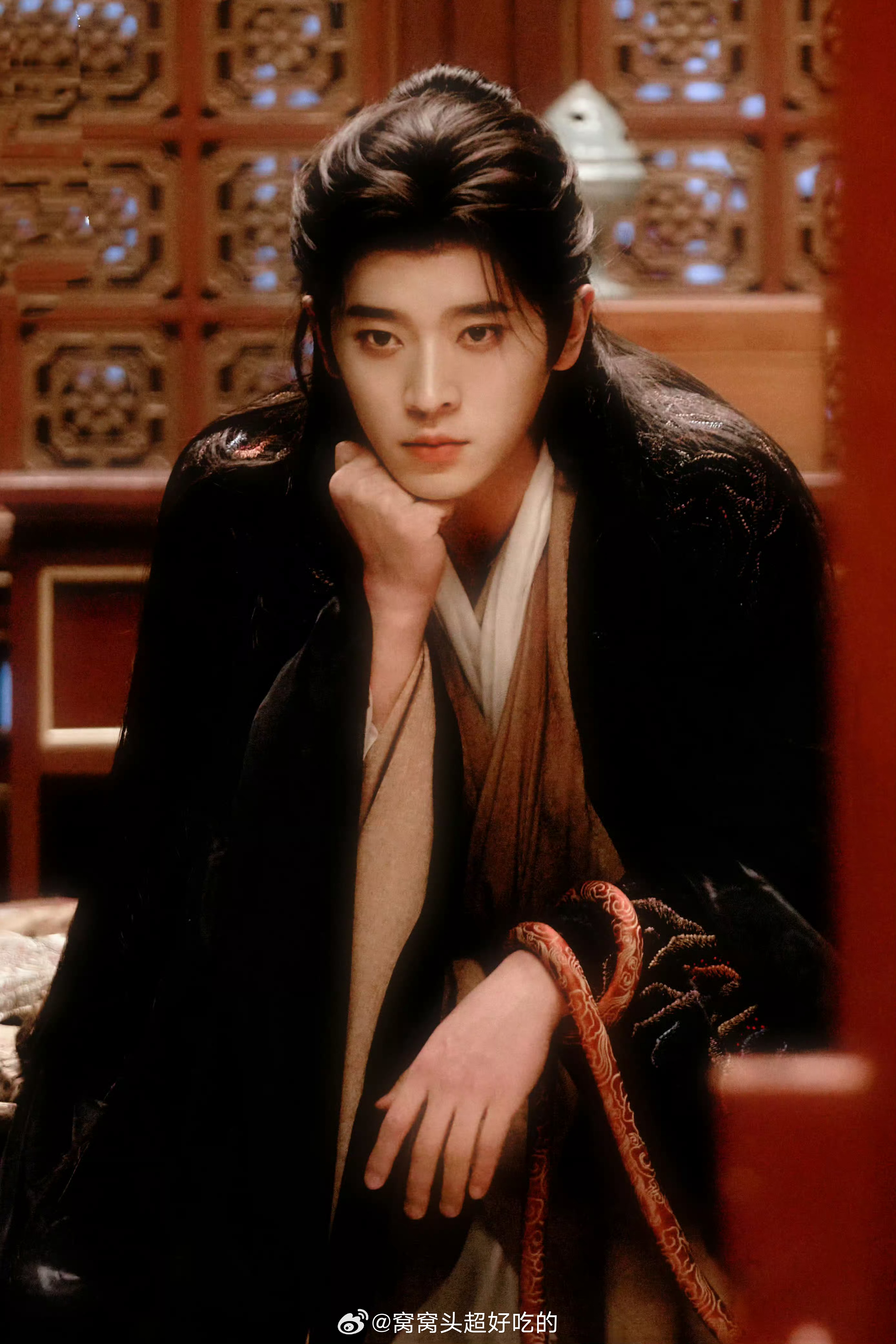 丞磊个人超话已解锁钻超！🔥除了涨粉惊人，还有新商务代言，磊子哥成何体统有效播剧