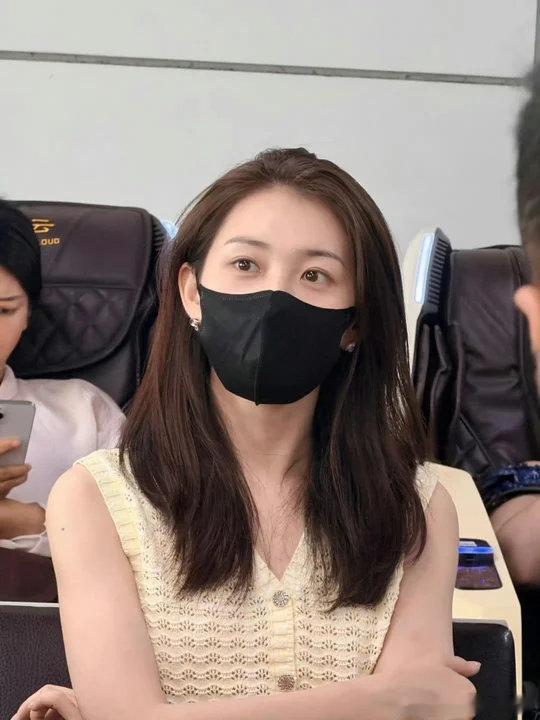 郭宇欣去了许嵩演唱会郭宇欣去看了许嵩演唱会！郭宇欣去看了许嵩演唱会终于看到鲜活的