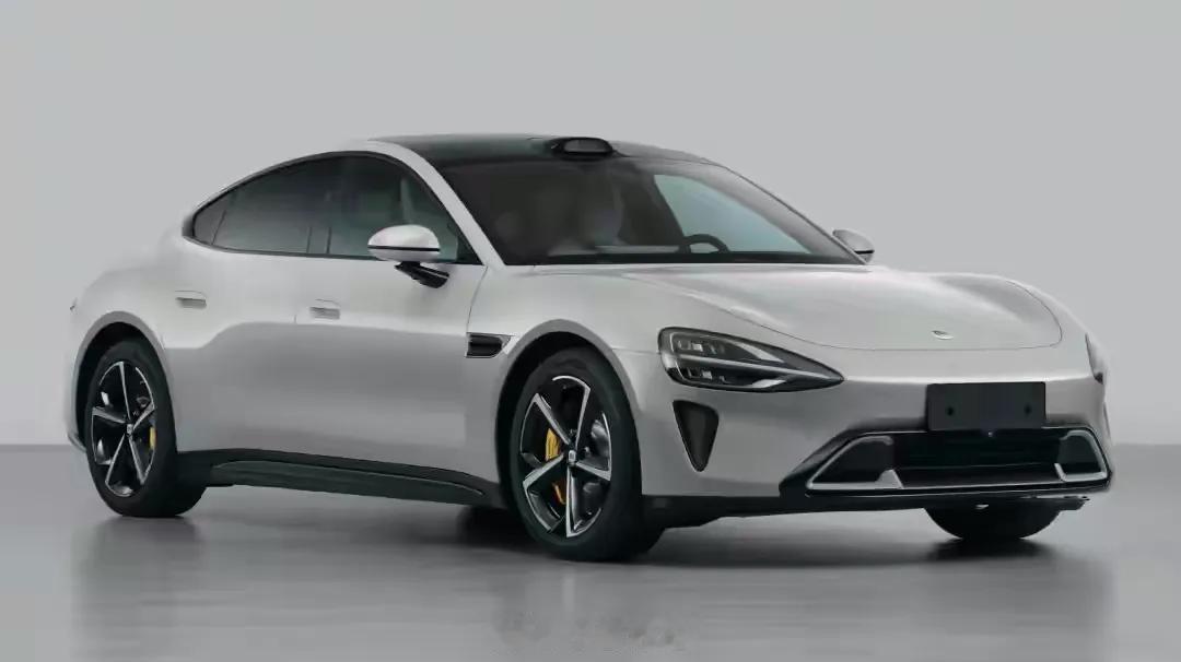 小米YU7全网首拆 震撼来袭！这可不是普通拆解，是科技盛宴的揭幕。拆开瞬间，精密