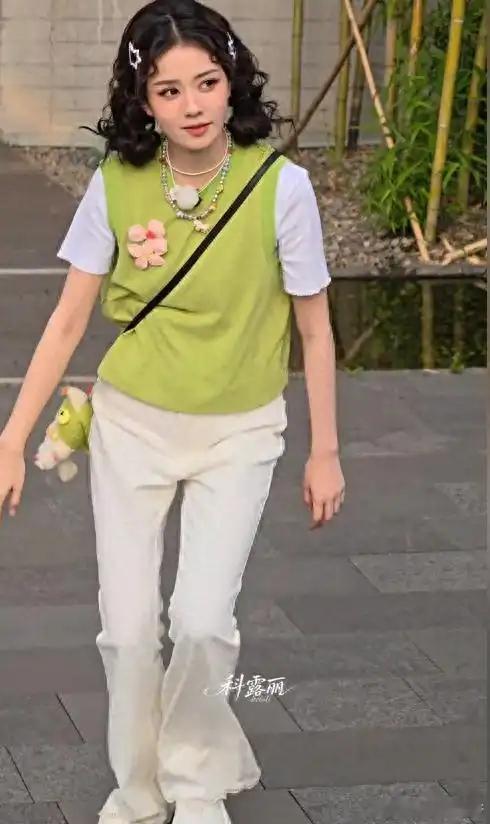 白鹿奔跑吧跳舞挡路郑恺，曾被夸路人缘天花板，为何如今争议不断