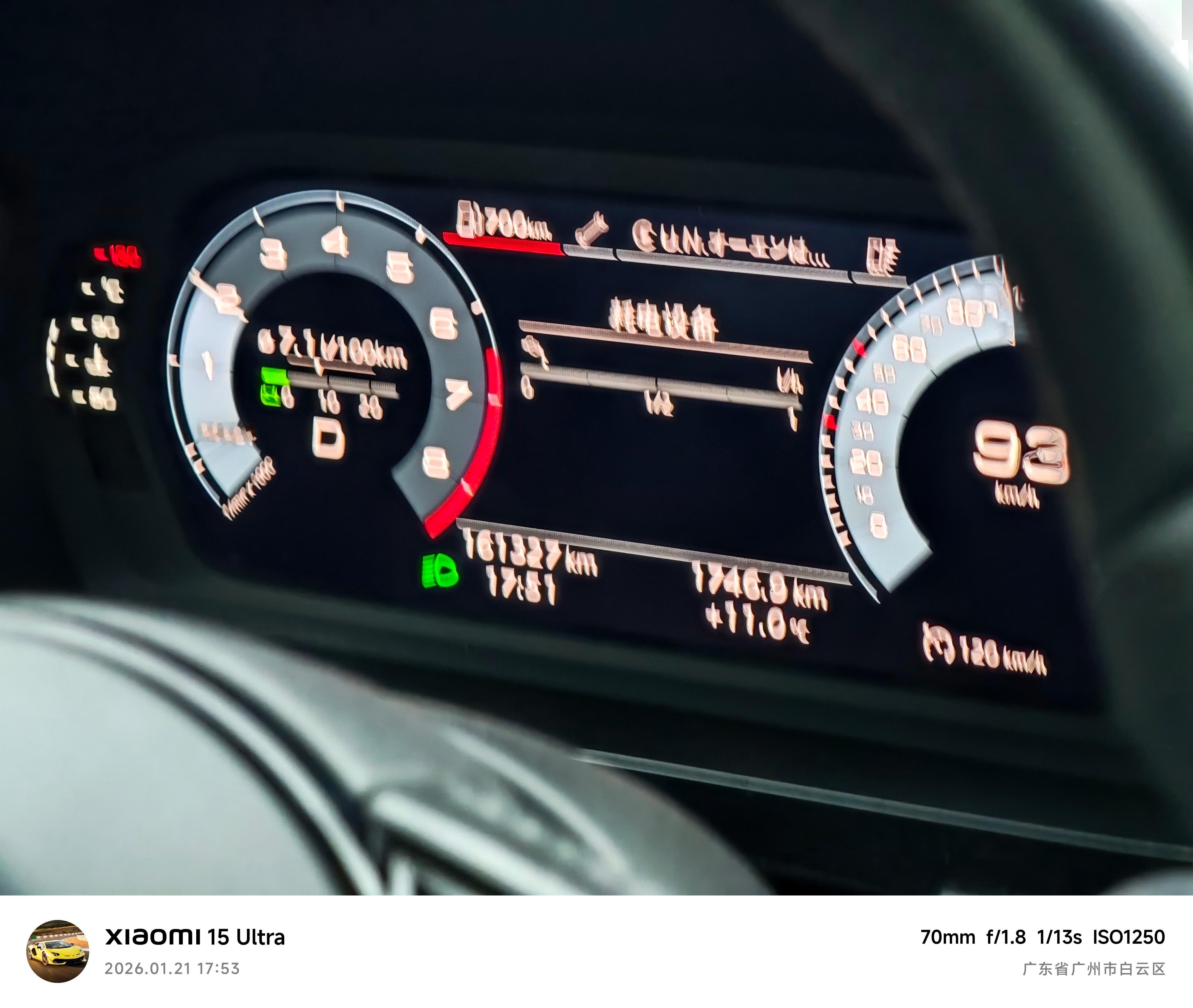 朋友今天租了辆奥迪 A3L，我已经很久没坐过油车了，而且连 ACC 都没，感觉像