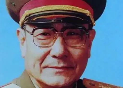 1948年，16岁国民党兵被俘，哭着想回家，一个解放军连长却拦下他：你留下，40