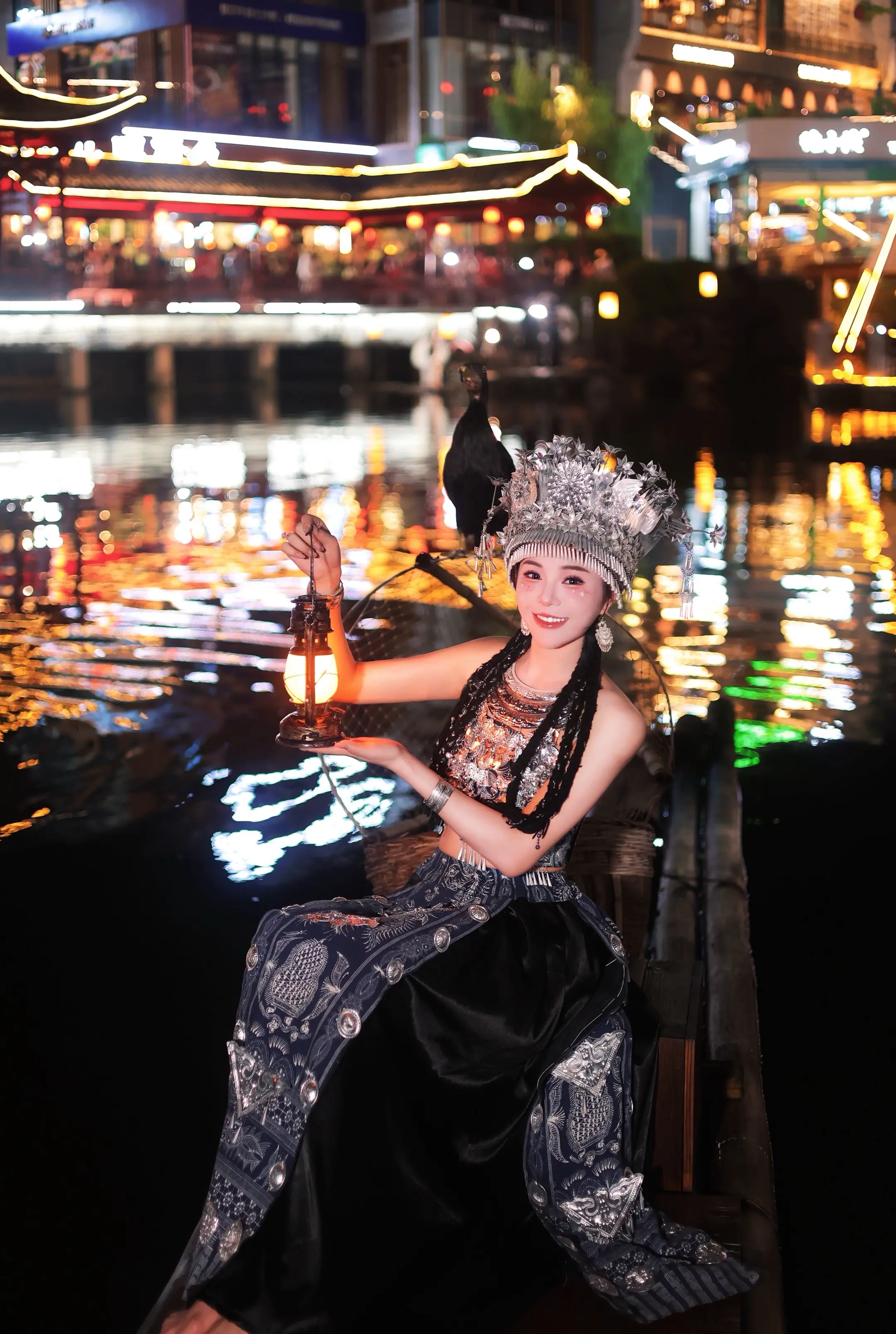 握一盏灯，在水乡夜色里，打捞属于自己的浪漫😄