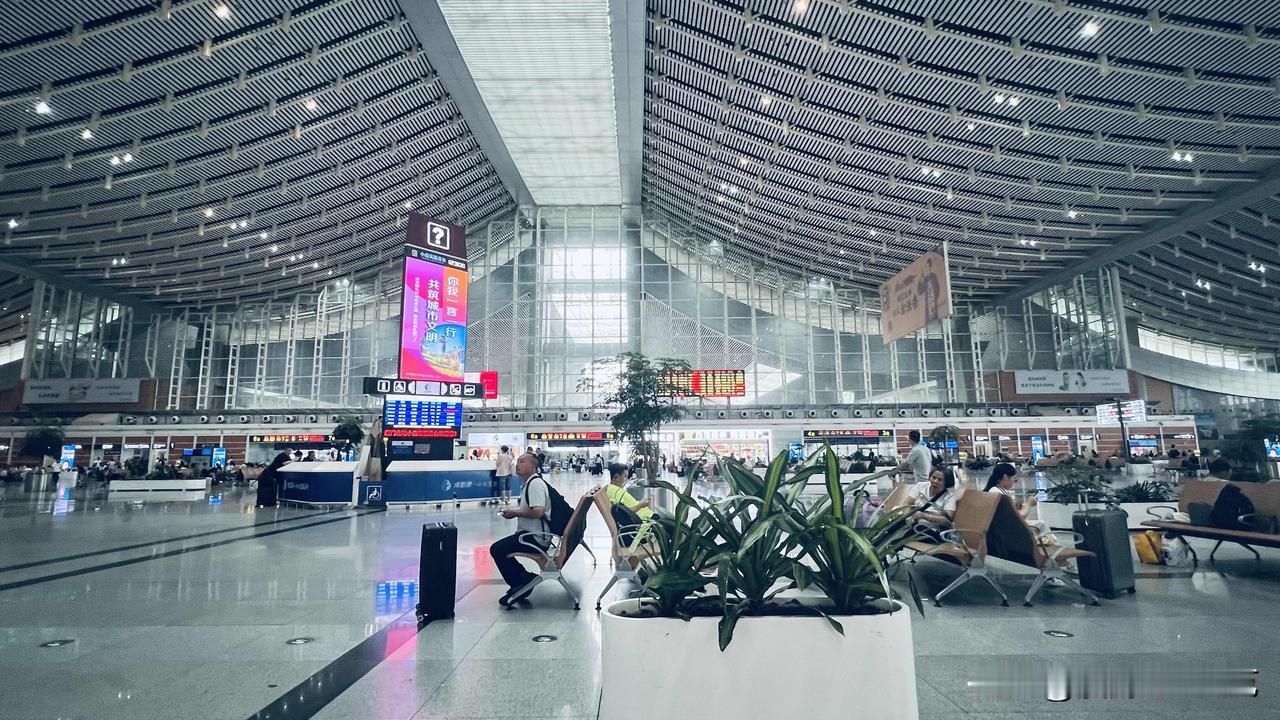 9月1号抵达厦门，遇上台风来袭，连日阴雨绵绵。原本规划好的厦门行程尽数被打乱，心