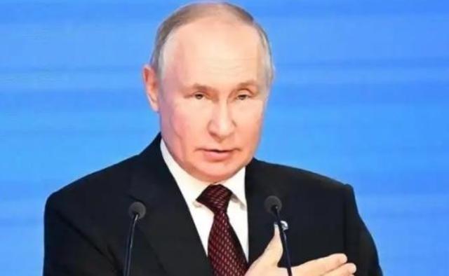 普京给了俄罗斯，三百年来最大的觉醒！中国的35万亿，力不可挡。有专家说，普京才是