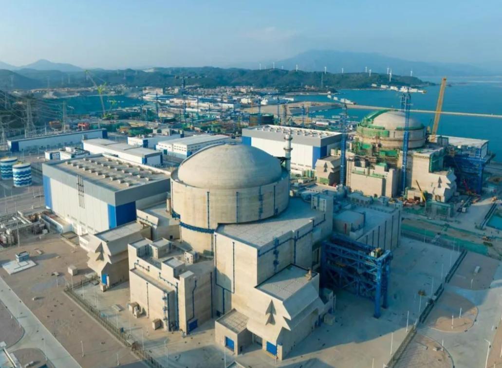 我认为，这次把电力央企利润上缴比例从20%提到35%，核心信号很清楚：国家开始要