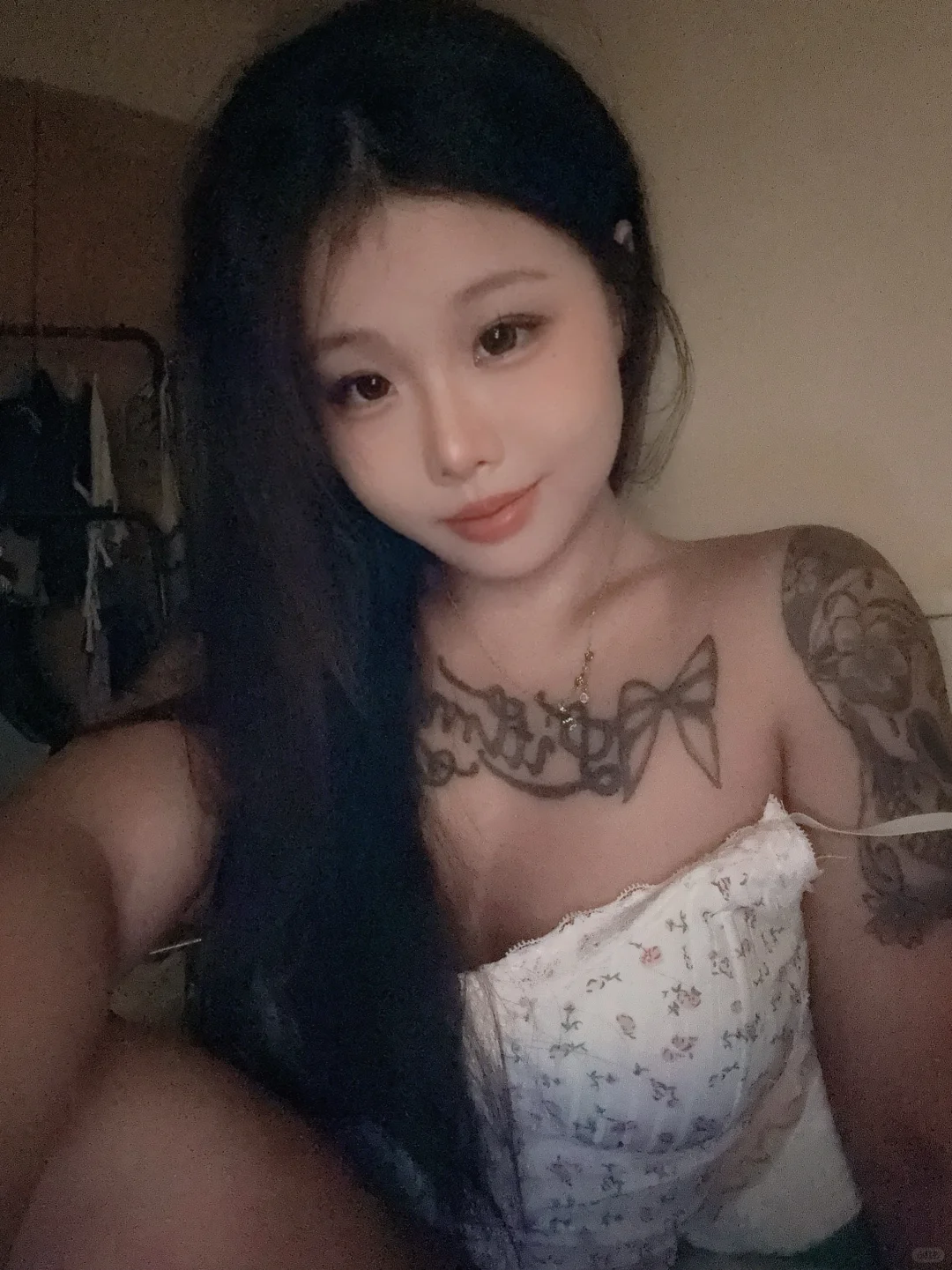 减肥一个月 饿了就扇嘴 虽然衣服还是XL 但人已经变成M了