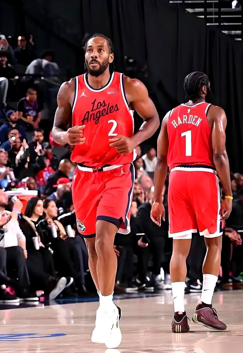 他明明是联盟里最顶级的篮下终结者，快船却花了整整六年，在他突破的路上，死死地摆了