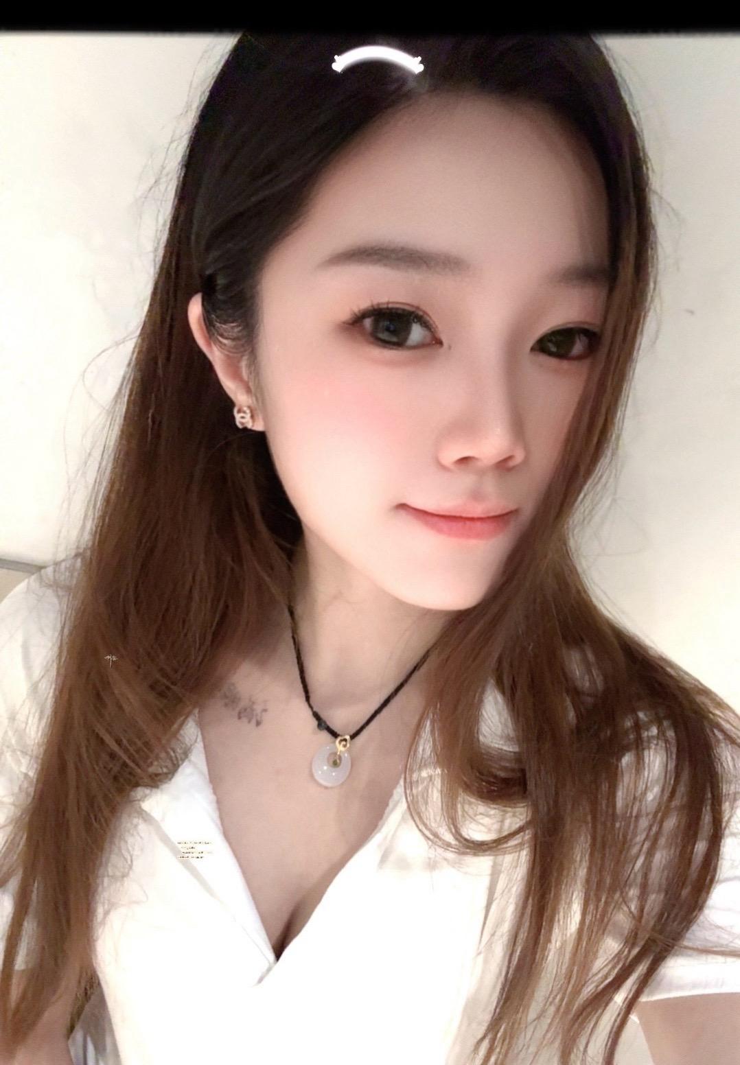 你疼疼我，我疼疼你🌹哈哈哈😘
