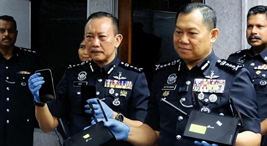 *专骗中国人！深夜的马来西亚柔佛州，警方突击清查森林城市多处公寓窝点。马来西亚抓