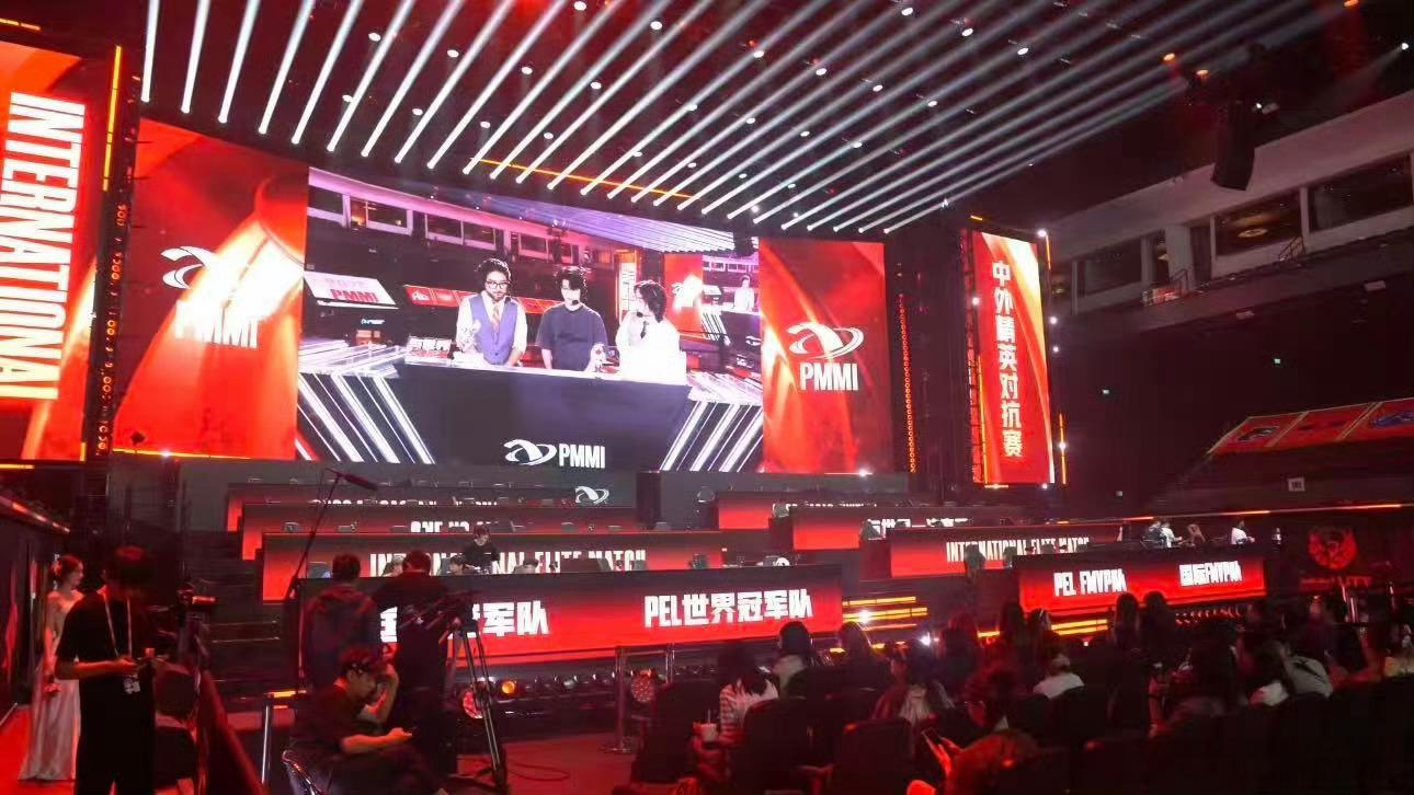 33Svan三语无缝切换跨语言交流毫无卡顿，33Svan从容完成海外选手专访，尽
