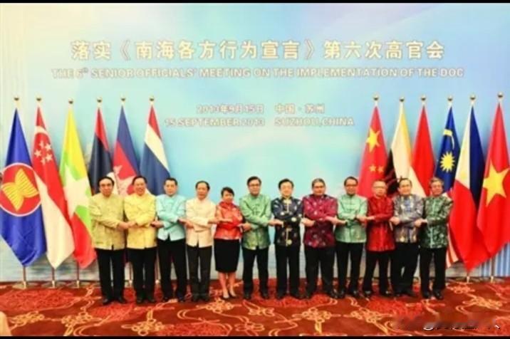 十年闹剧落幕，守护南海安宁寸步不让
 
十年之前那场非法南海仲裁，从头到尾都是一