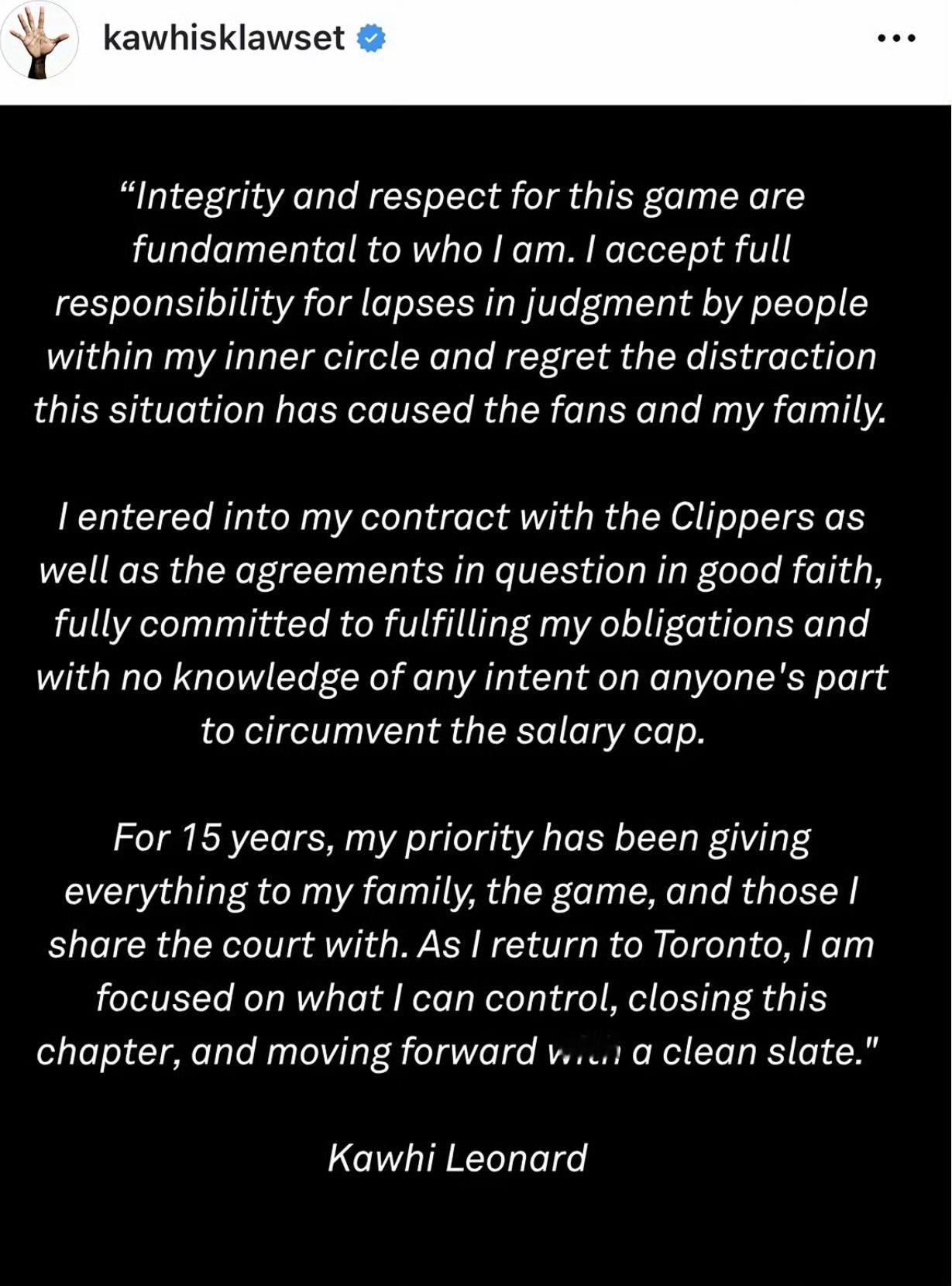 伦纳德回应NBA处罚快船工资帽违规处罚落地，伦纳德经由经纪人发布声明。他为身边人