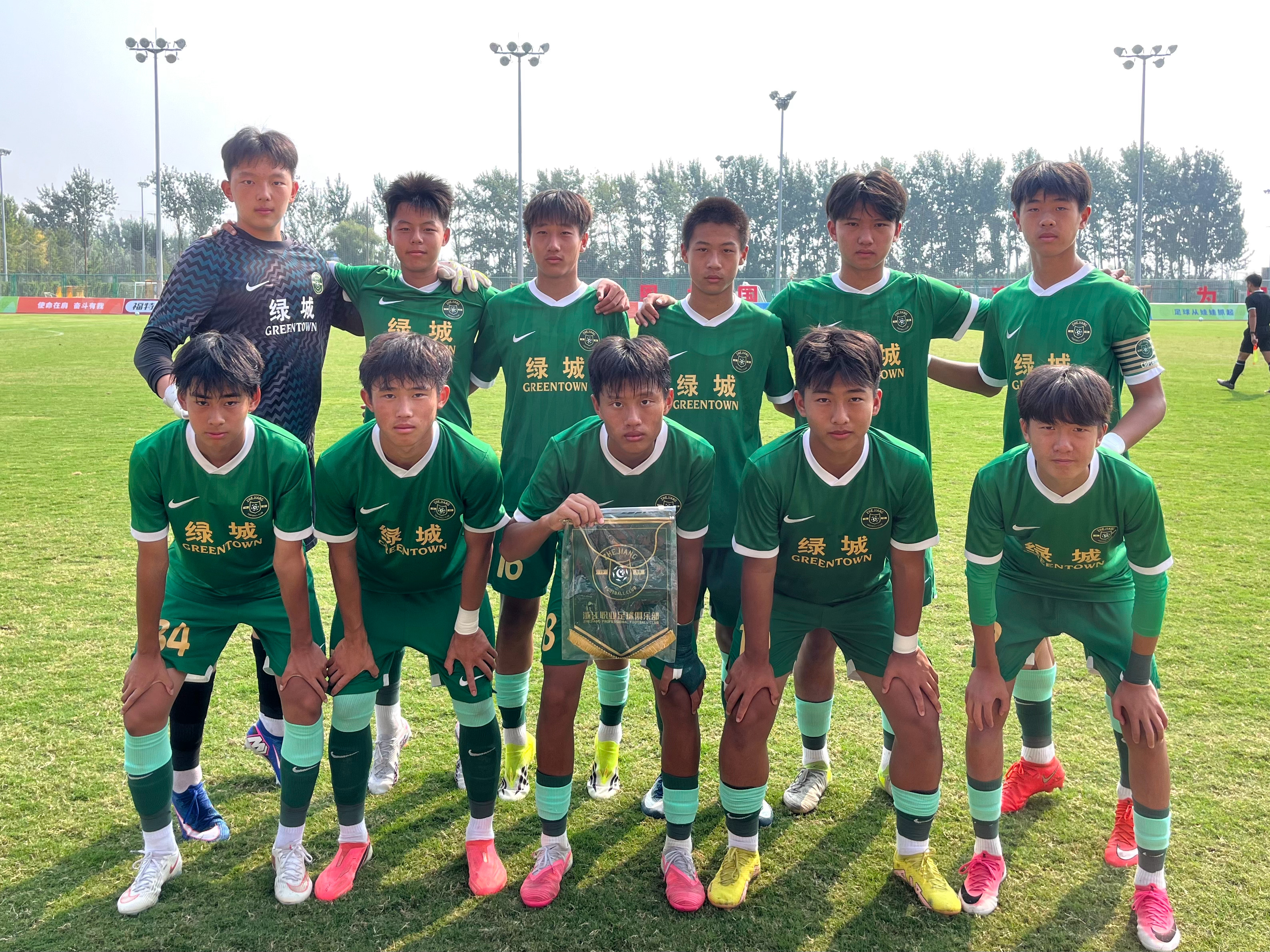 梯队战报：浙江U15队 3-0  重庆绿茵俱乐部西南大学附属中学U15队上午，第