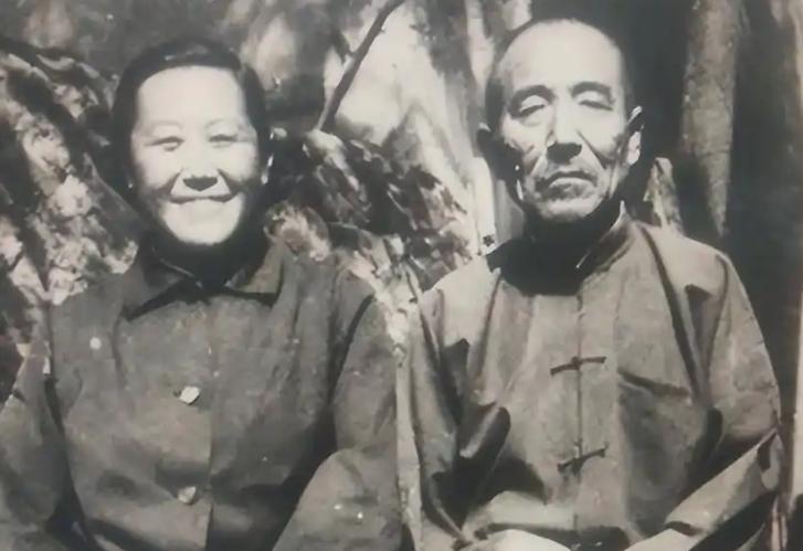1971年，陕西一个老光棍贪便宜，娶了个比自己小10岁、还坐过牢的女大学生。几年
