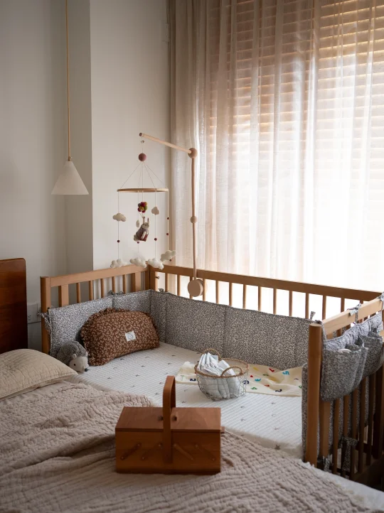 布置好婴儿床一角，就会长出小孩去睡觉😴