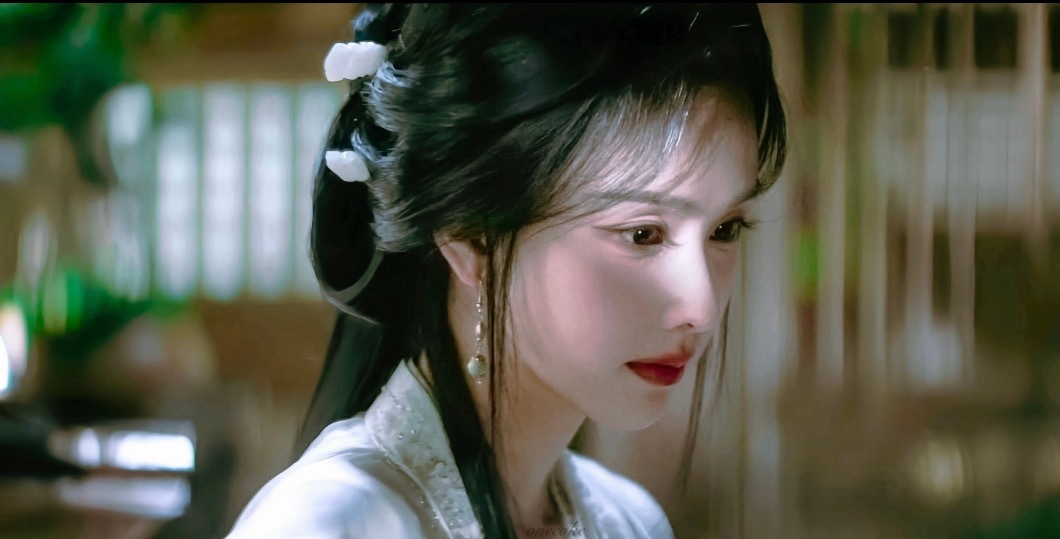 等月鳞绮纪开播了，不敢想嘟嘟有多少神图，我要天天发陈都灵美照哈哈哈月鳞绮纪