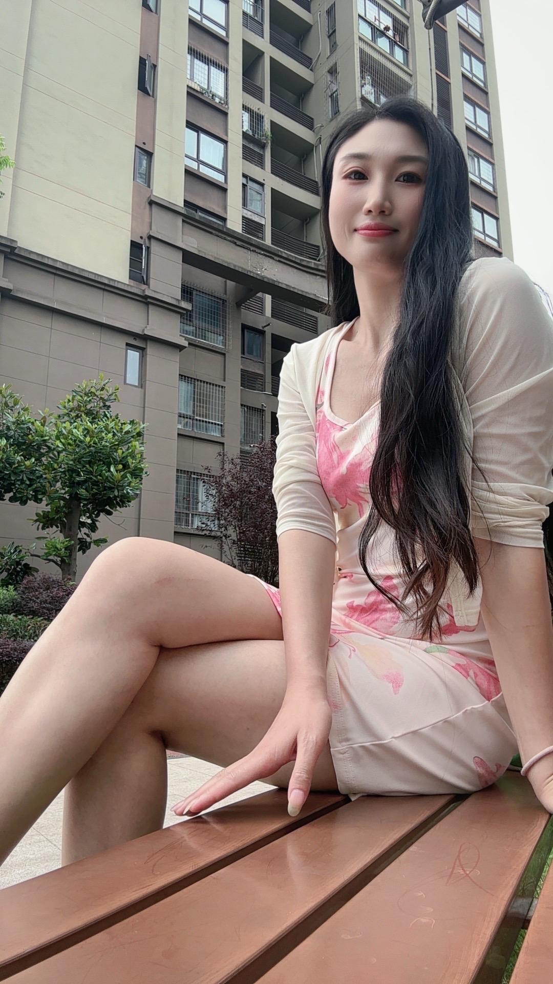 不太会跟男的聊天，你们可否教教我？夏天的粉色连衣裙   夏季甜美风格