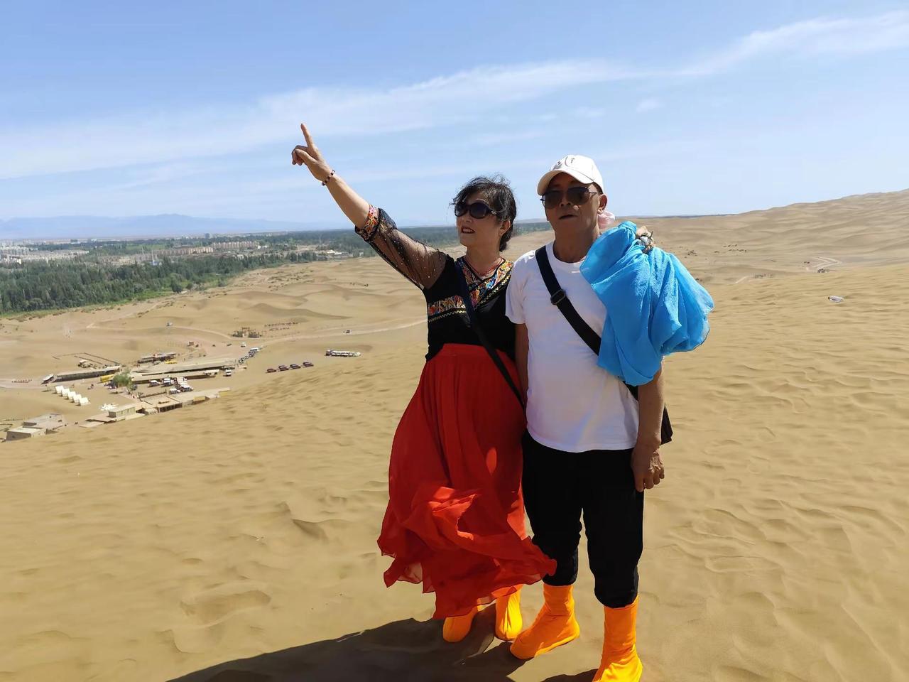 爱生活爱旅行爱拍照 自由自在随心舞 风景如画的地方舞起来