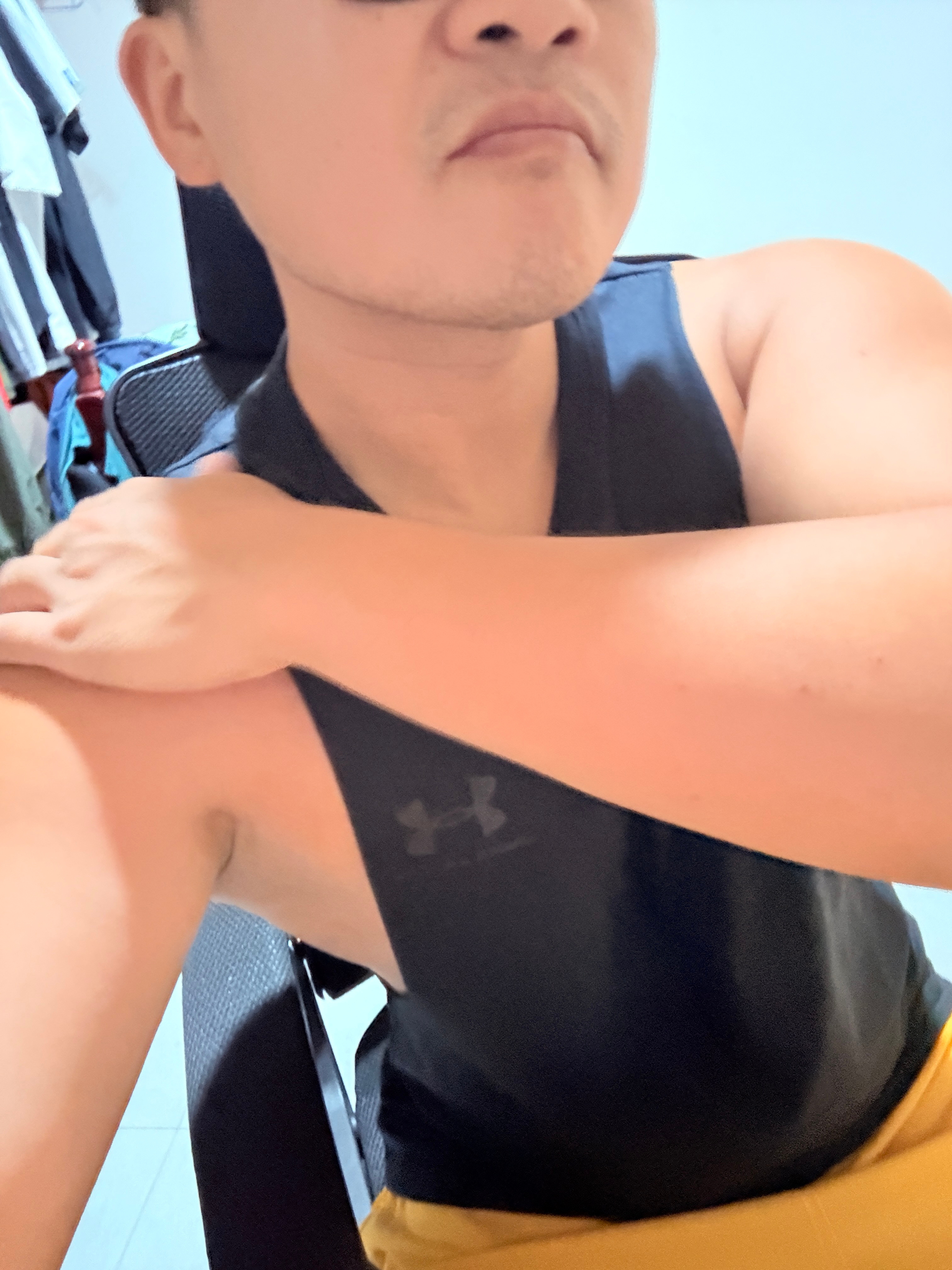 真的疼！涂点过期活络油，贴块药膏试一试！我的日常plog