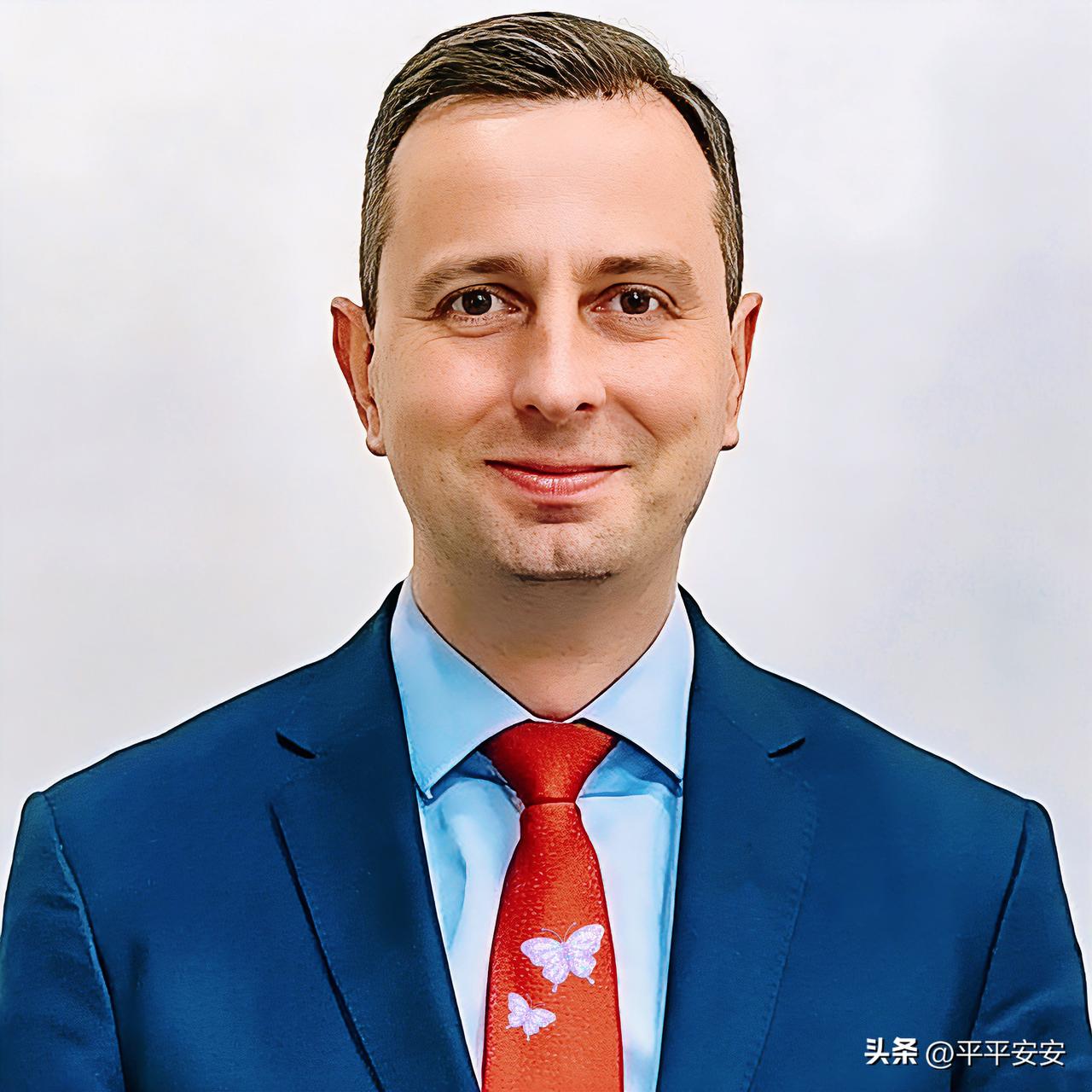 波兰连夜撤兵走人。

2026年3月20日，波兰国防部长宣布全部撤离驻伊拉克军事