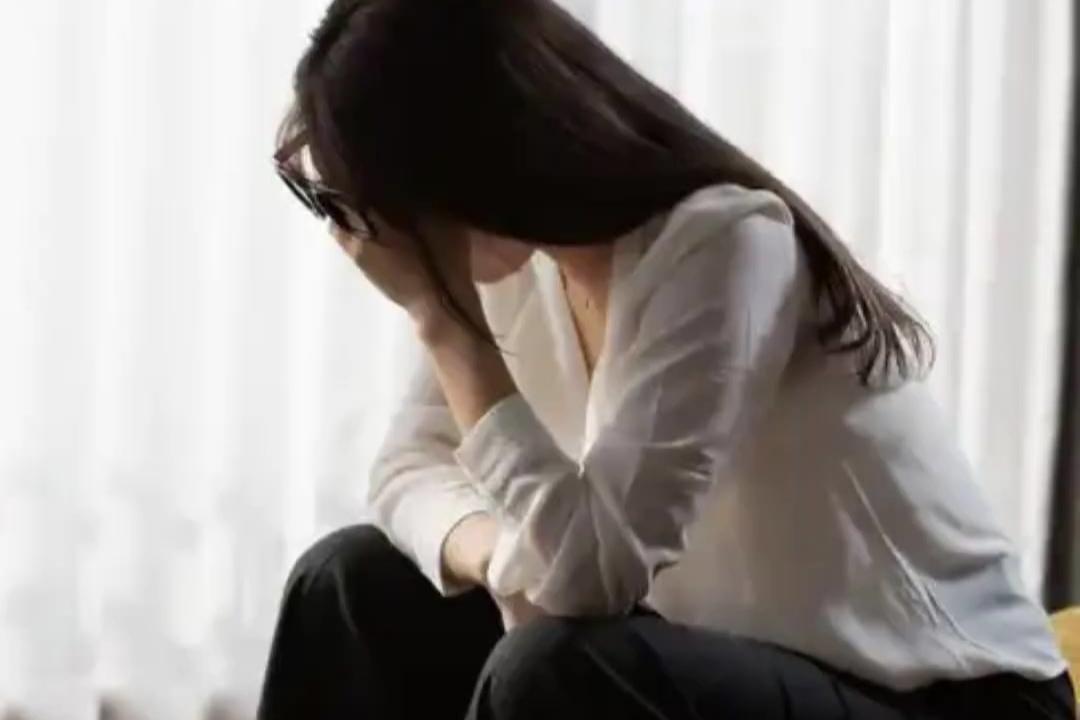 2025年1月5日，周某某经媒人介绍，与张某某相识并确立交往关系。2025年1月