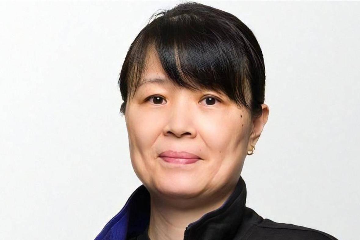 张本凌当上日本队双主帅，这教练资格是怎么评的？

她没进过日本青训系统，也没靠资