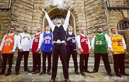 【NBA商店詹皇骑士复刻球衣售光】7月21日，据ESPN报道，随着勒布朗-詹姆斯