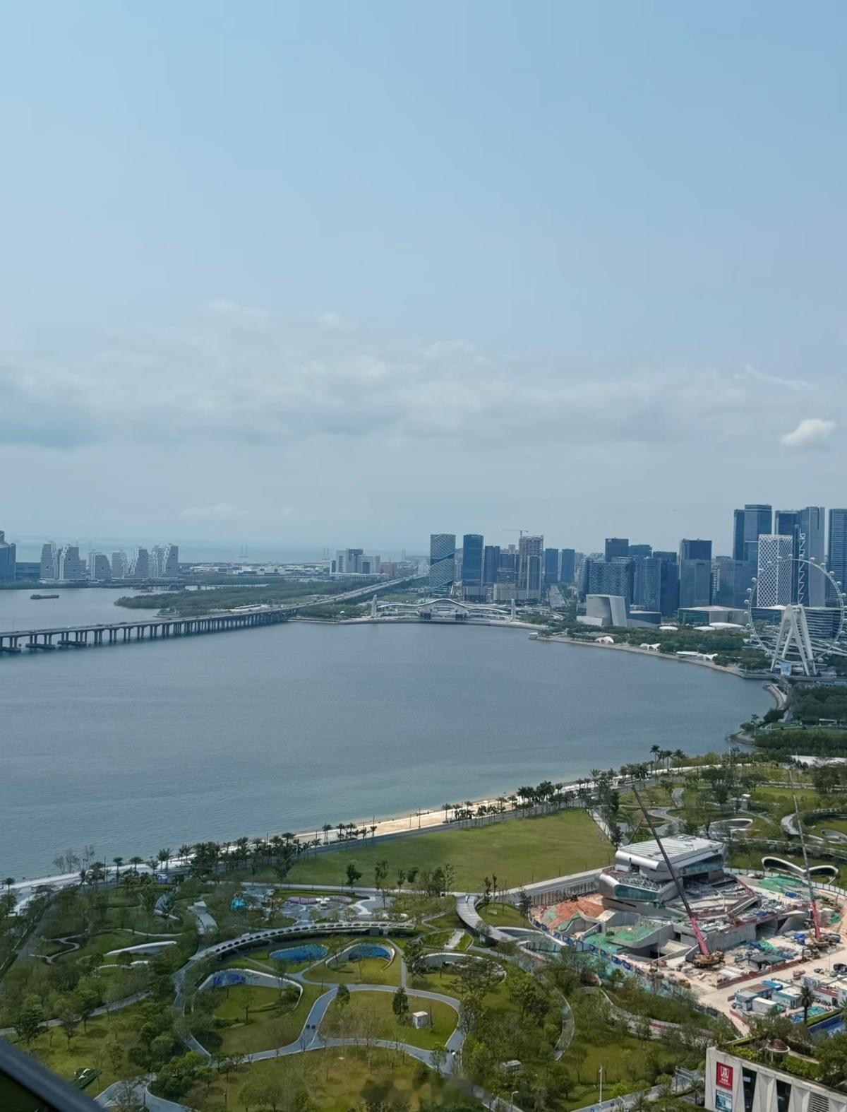 前海石公园门口不知道在建什么新玩意。 深圳