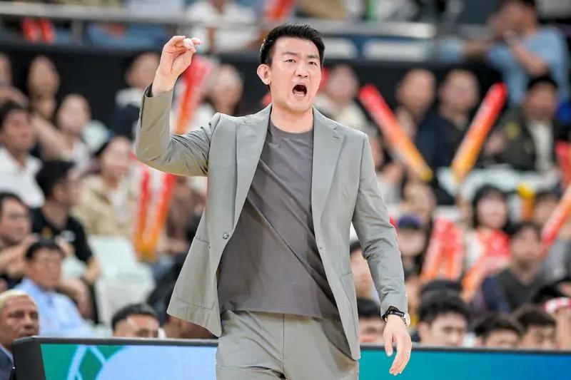 王博嘴上说"别轻敌"，心里门儿清——G3这场要是翻了船，他就是CBA历史上头一个