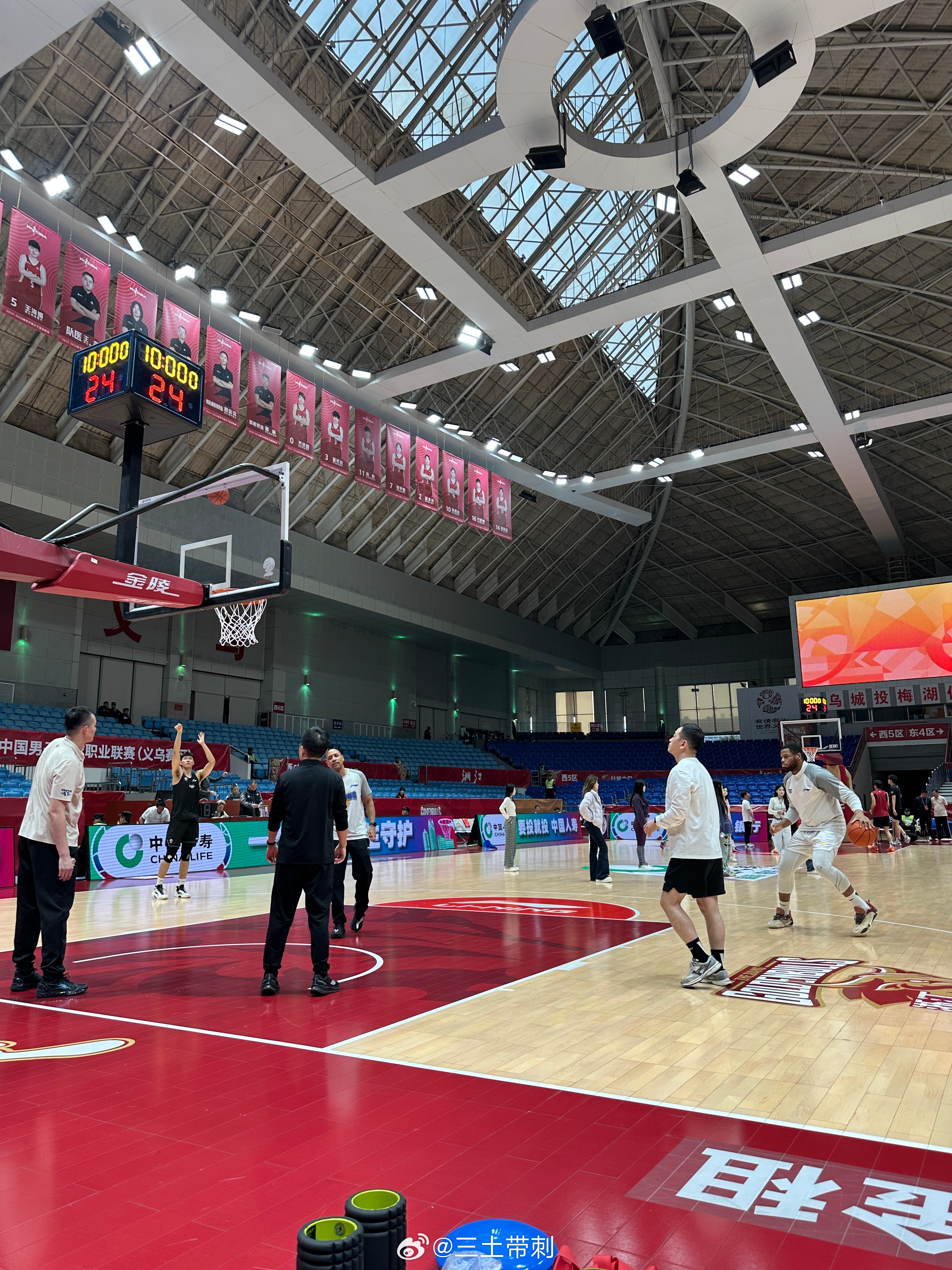 浙江男篮vs北京男篮 xhg波波赛前！ 义乌·义乌梅湖体育中心体育场