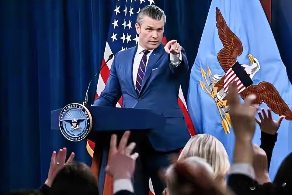 伊朗曾宣称向美军"林肯"号航母发射了导弹，但美国中央司令部明确否认，称所有导弹均