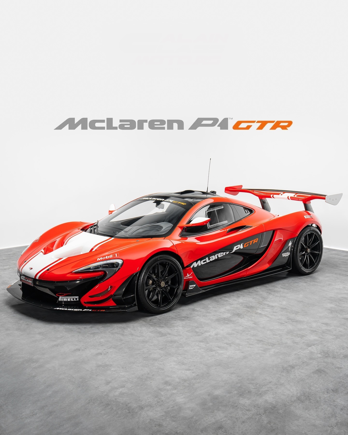 迈凯伦[超话]  迈凯伦P1 GTR• 年份：2015年• 规格：GCC• 行驶