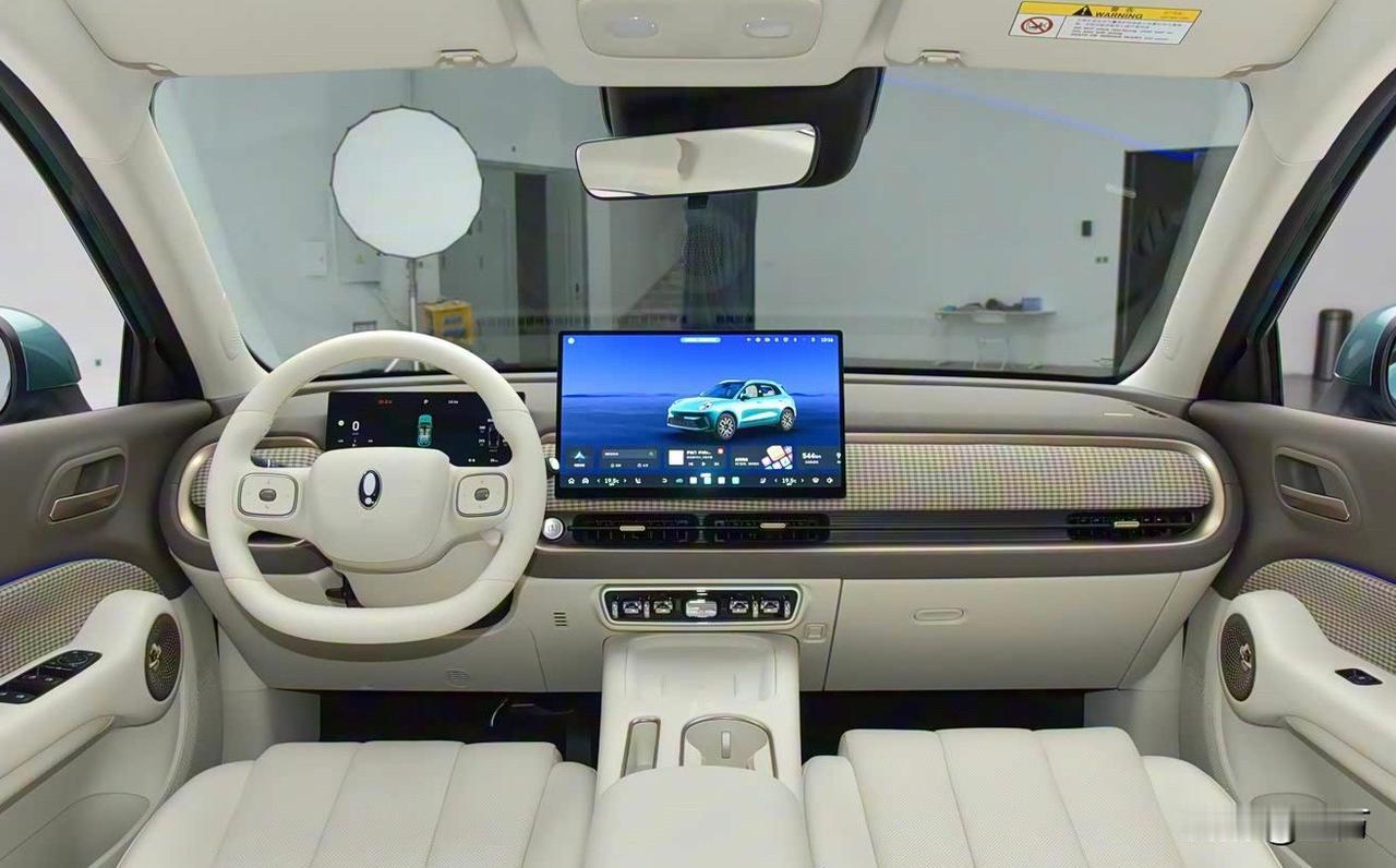 10万出头，长城悄悄摔桌子了！

今天晚上，长城比较低调的放出了他们的欧拉，之所