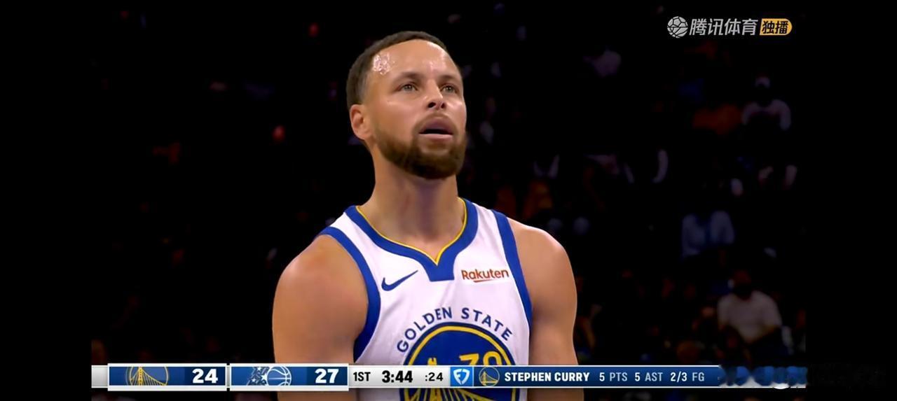 库里爆发半场22分，强力反弹！勇士半场60比67魔术！
首节即将结束库里半场就出
