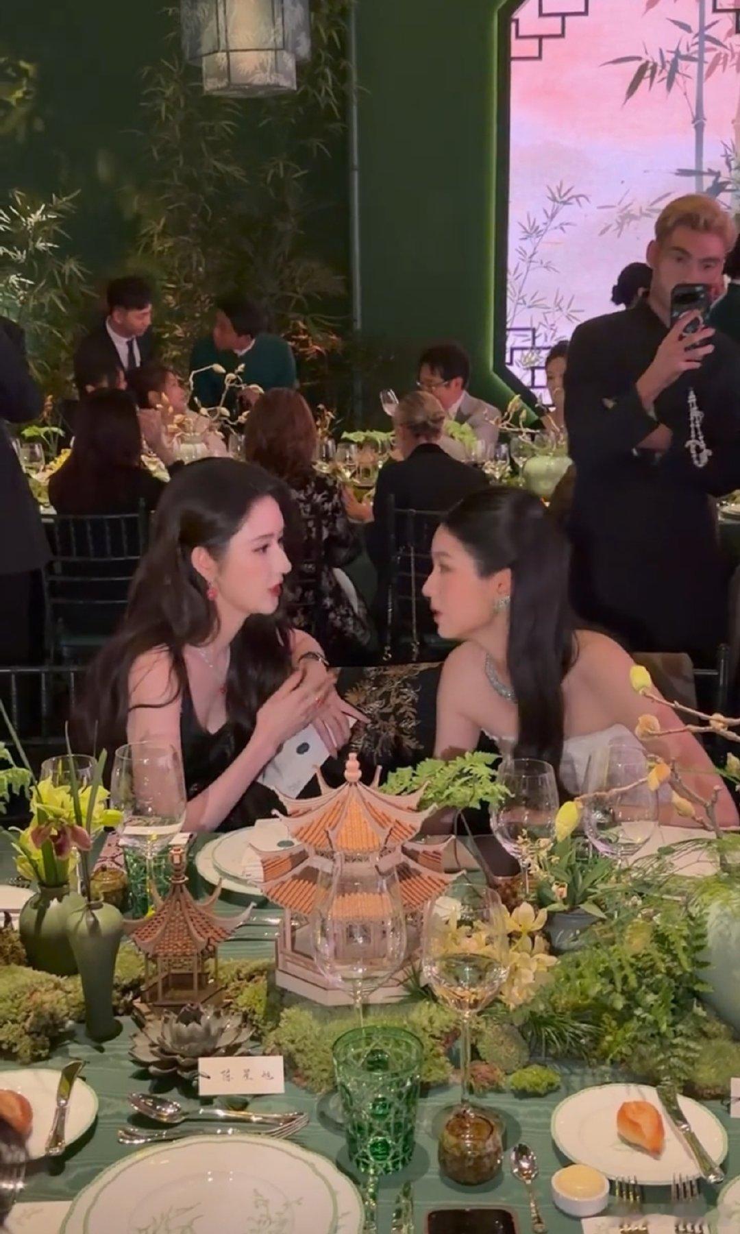 王玉雯周也又聊上了，陈星旭也在只不过是在对面哈哈哈王玉雯周也又聊上了王玉雯周也又