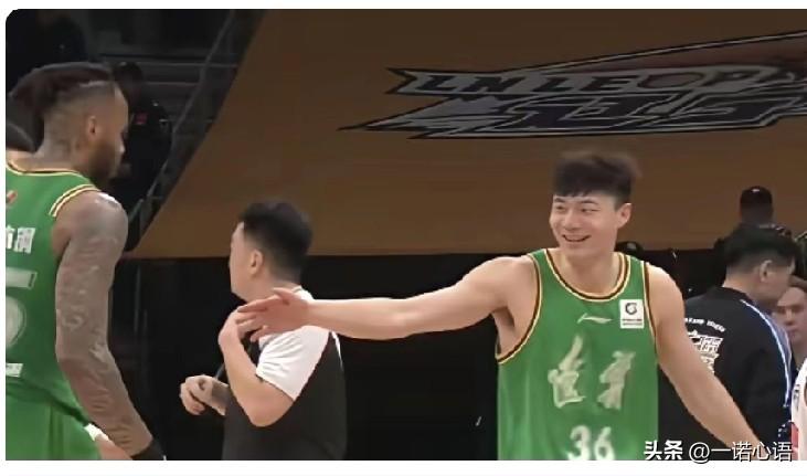 咔，三分球又进了……
手帝乐了，新疆完了！
手帝一乐，对手保输。果不其然，新疆输