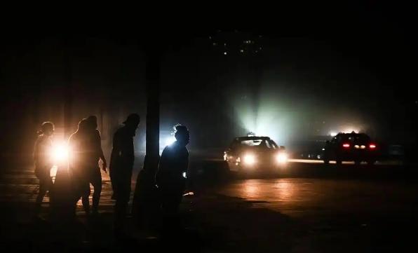 [下雨]在中东的战火还没平息的时候，特朗普那边又有了新动作。就在3月16日，他在