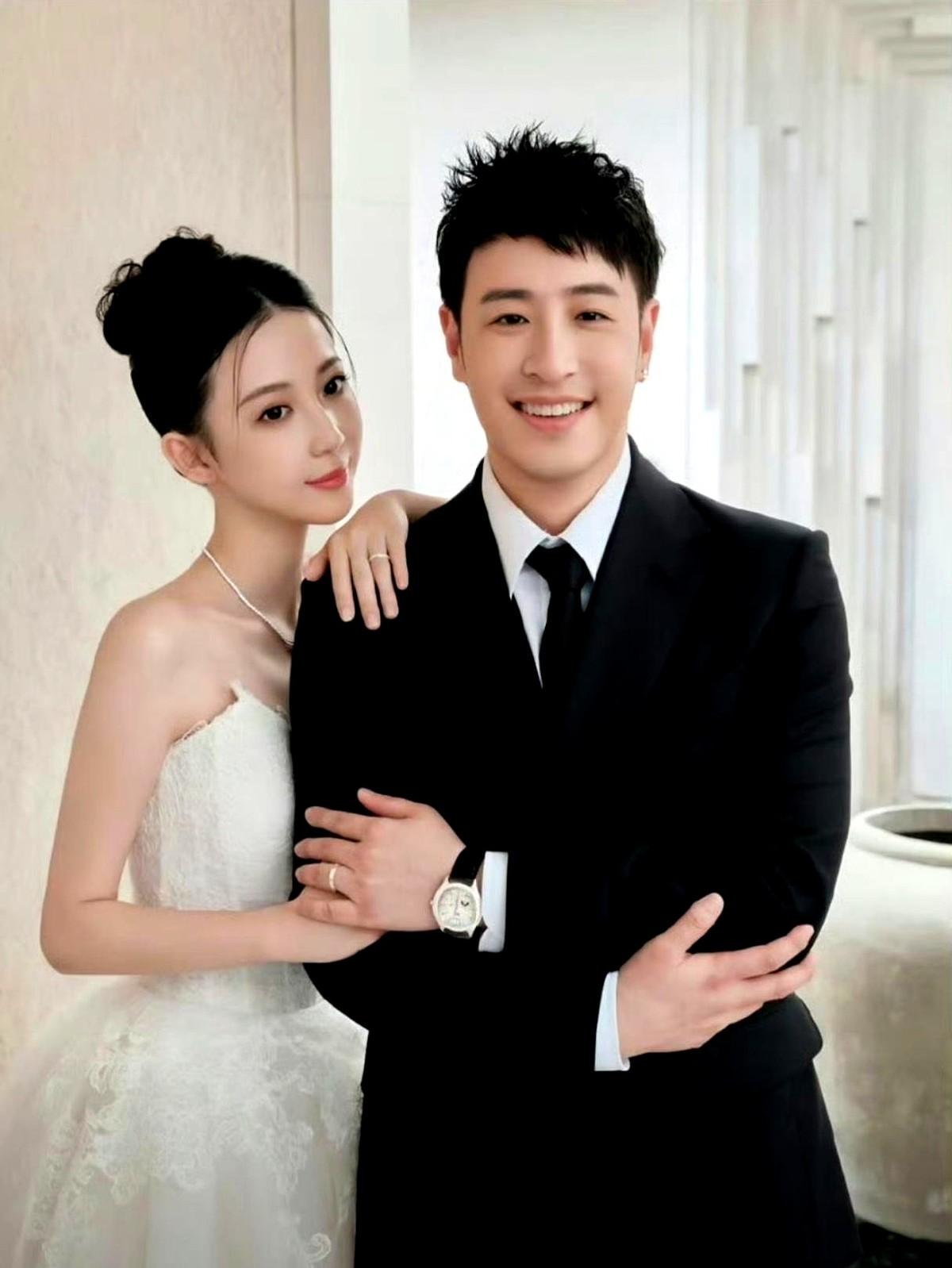 别再猜了，潘玮柏宣云背后是同个推手。

这位关键人物叫Amy，圈内有名的“红娘”