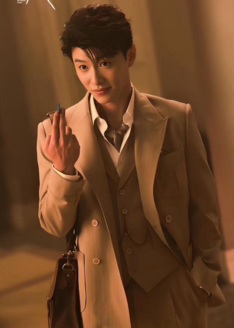 代旭不然给胸肌上个保险吧代旭胸肌 综艺名场面预定！代旭被尹子维捏胸肌，当事人都忍