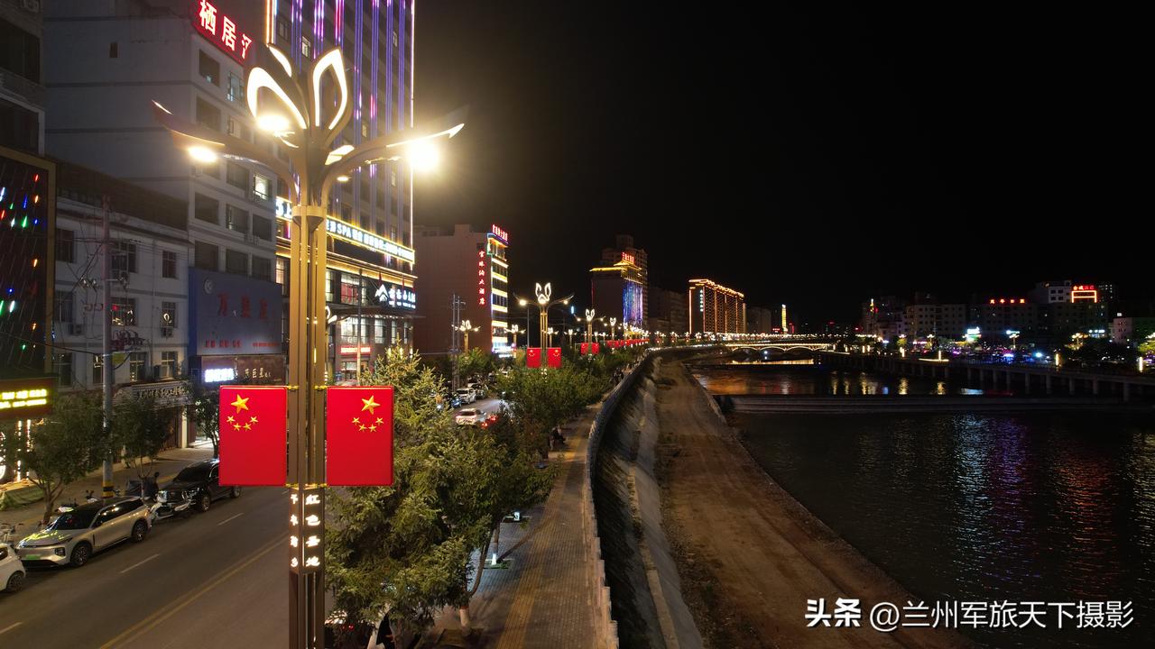 论当官：初心为舵，清廉为舟
 
“终于轻松了”，退下来的老领导一句感慨，道尽为官