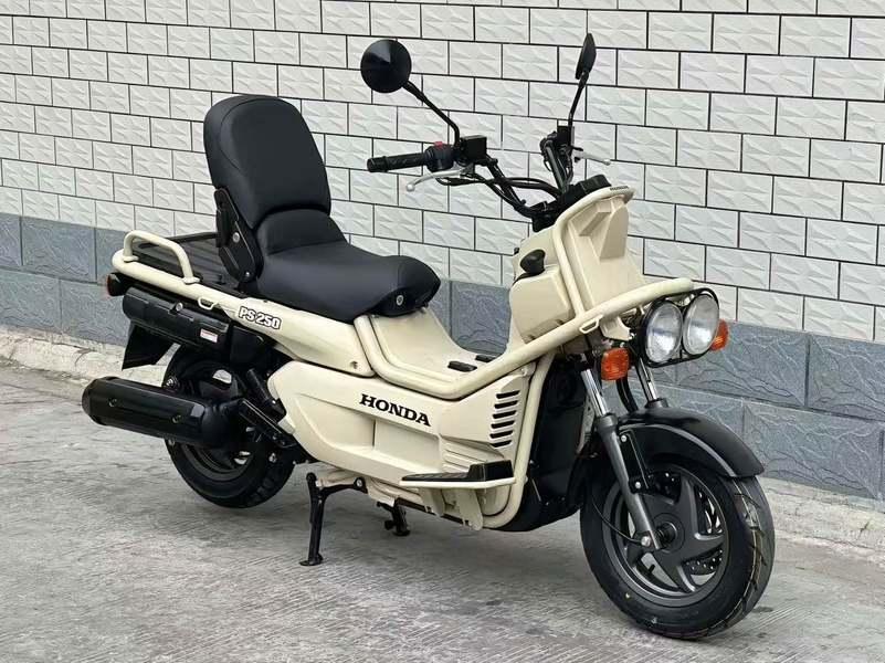 本田冷门神车！2004款PS250，复古又实用，至今不过时

一提到本田，很多人