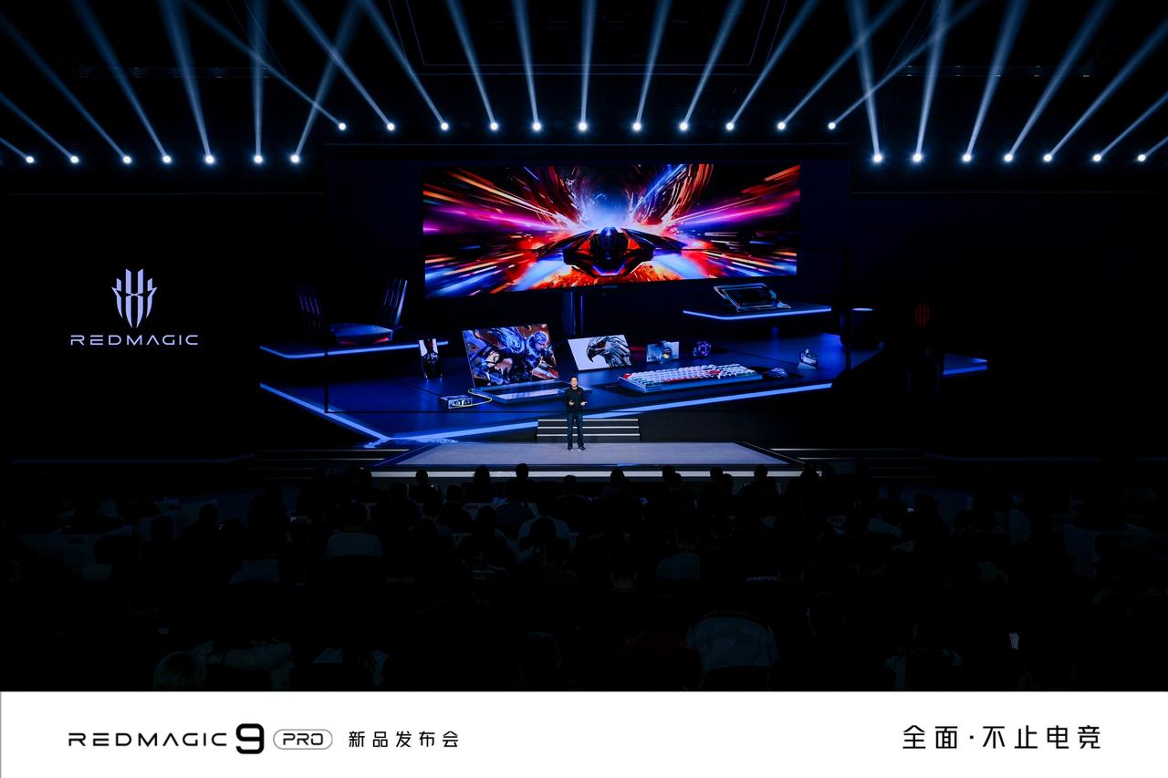 飞总说图1有亮点，这也太TM明显了。[马思纯的微笑]