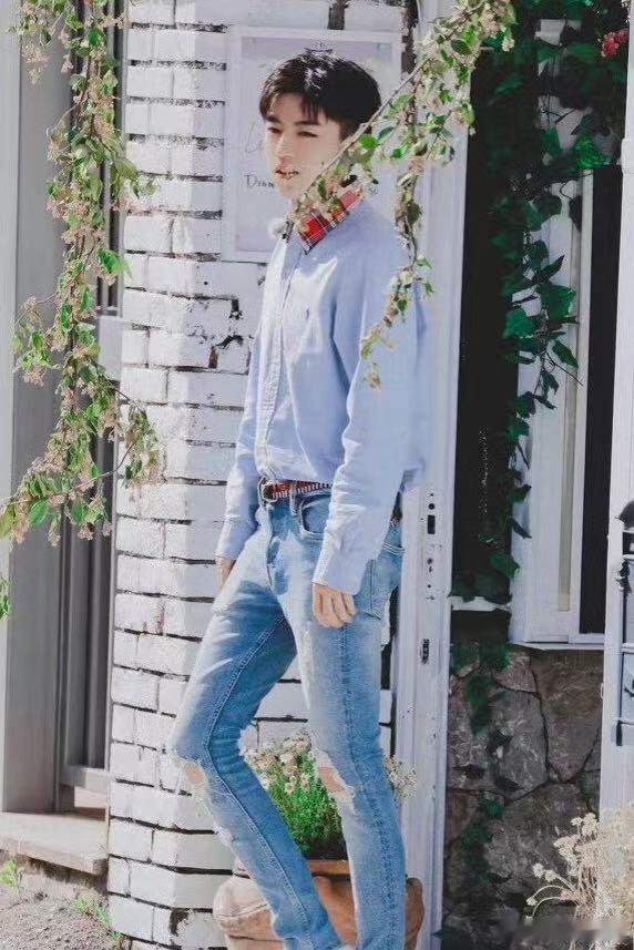王俊凯初代魔丸王俊凯就是六边形战士 45°微笑温暖人心，全能实力震撼全场，这就是