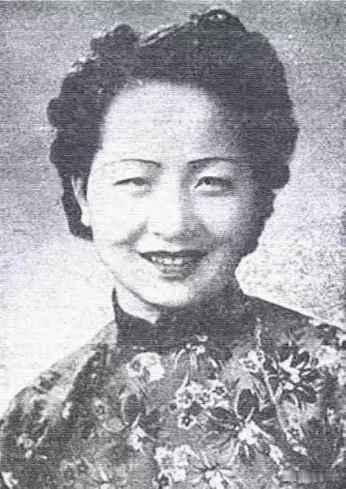 当年，她身怀六甲，在纳粹屠刀下冒死挽救了近百人的性命，但当她离开人世，却只留下三